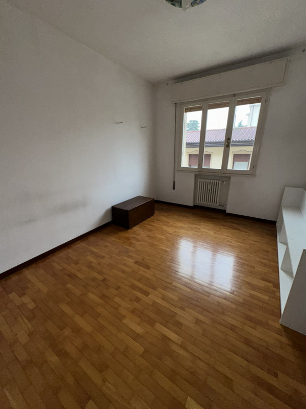 OTTIMO APPARTAMENTO TRICAMENRE ZONA SANTA RITA - VENDESI

Nel quartiere di Santa Rita, comodo a t...