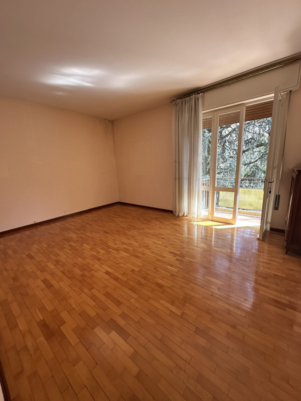 Santa Rita/Pontecorvo eccellente appartamento tricamere vendesi.
A 200 metri da Porta Pontecorvo ...