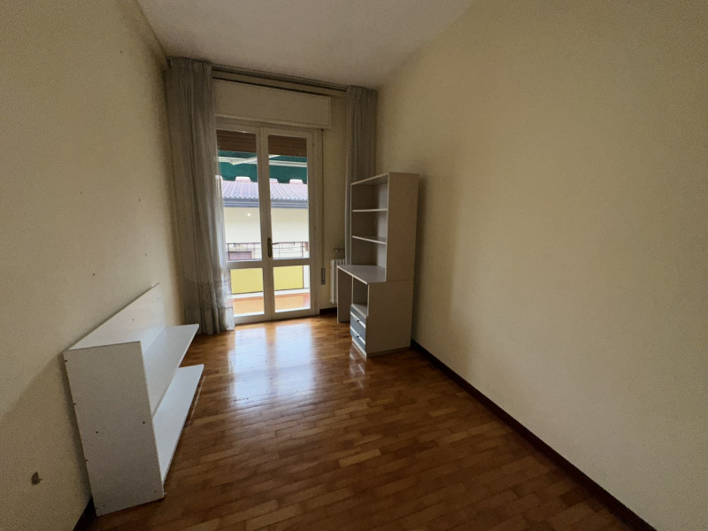 OTTIMO APPARTAMENTO TRICAMENRE ZONA SANTA RITA - VENDESI

Nel quartiere di Santa Rita, comodo a t...