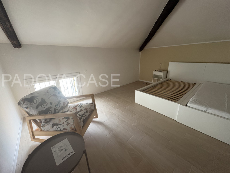 Una perla rara nel cuore di Padova!
Dimentica i soliti appartamenti. In Via Cesare Battisti, scop...