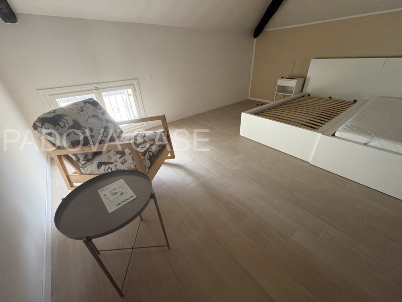 Una perla rara nel cuore di Padova!
Dimentica i soliti appartamenti. In Via Cesare Battisti, scop...