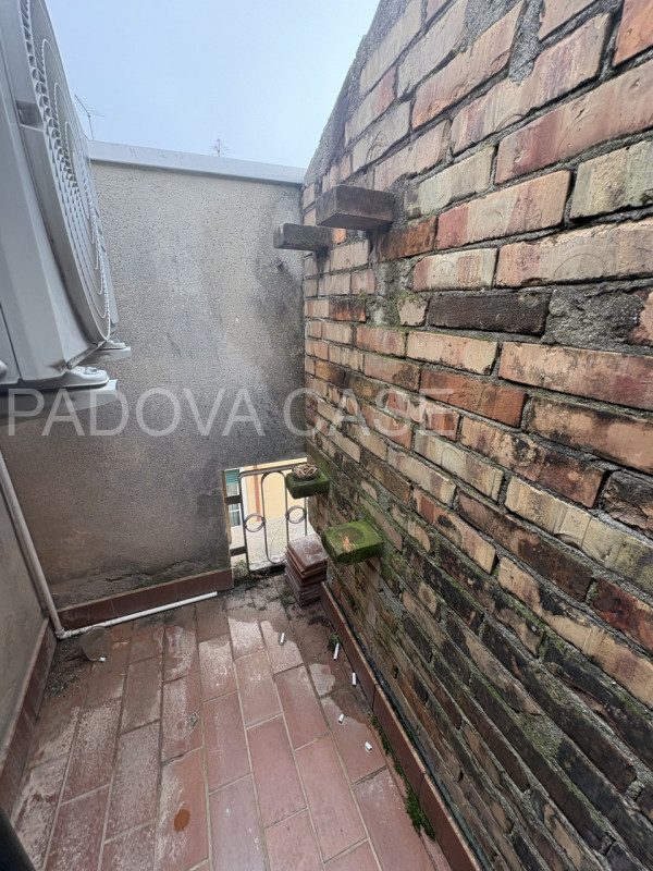 Una perla rara nel cuore di Padova!
Dimentica i soliti appartamenti. In Via Cesare Battisti, scop...