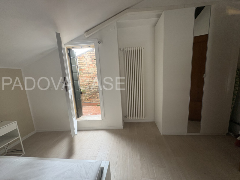 Una perla rara nel cuore di Padova!
Dimentica i soliti appartamenti. In Via Cesare Battisti, scop...