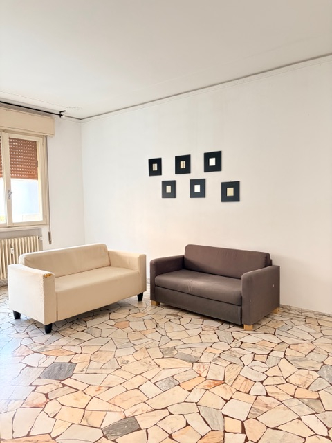 S. Bellino: spazioso appartamento in un condominio con ascensore e in posizione assolutamente cen...