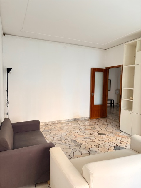 S. Bellino: spazioso appartamento in un condominio con ascensore e in posizione assolutamente cen...