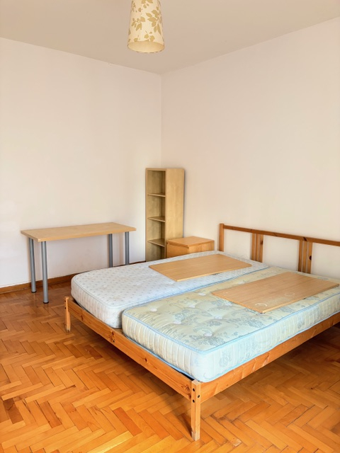 S. Bellino: spazioso appartamento in un condominio con ascensore e in posizione assolutamente cen...