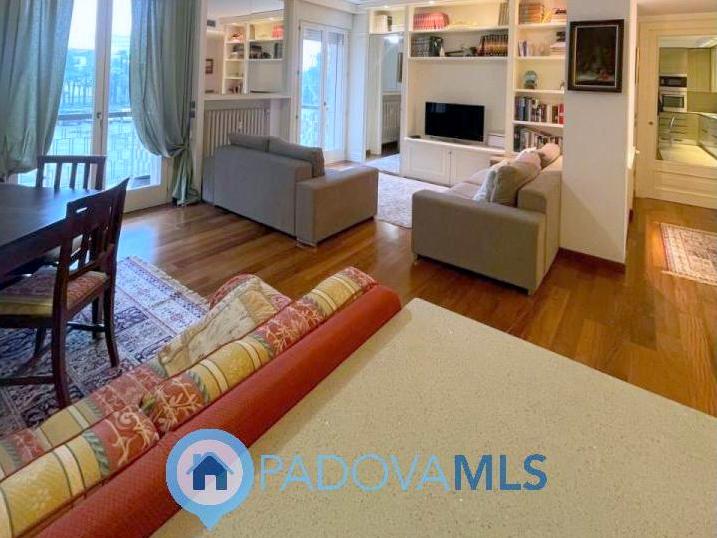 Immobile in esclusiva al Gruppo Padova MLS

Nella zona più esclusiva di Abano, in elegante palazz...