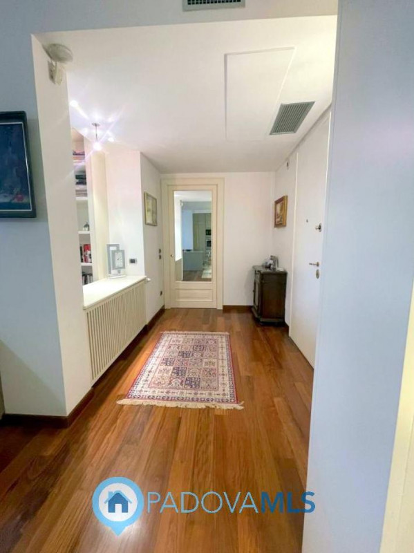 Immobile in esclusiva al Gruppo Padova MLS

Nella zona più esclusiva di Abano, in elegante palazz...