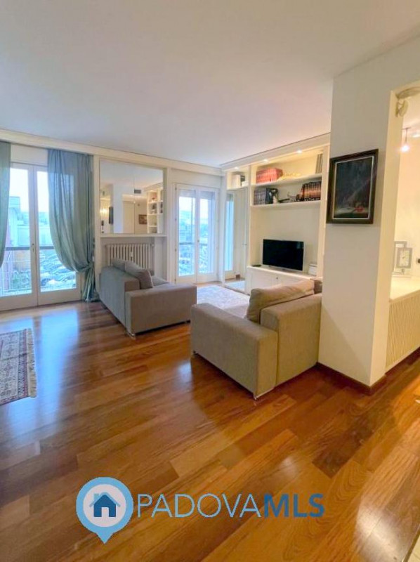 Immobile in esclusiva al Gruppo Padova MLS

Nella zona più esclusiva di Abano, in elegante palazz...