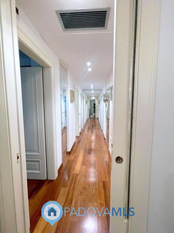 Immobile in esclusiva al Gruppo Padova MLS

Nella zona più esclusiva di Abano, in elegante palazz...