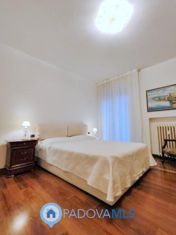 Immobile in esclusiva al Gruppo Padova MLS

Nella zona più esclusiva di Abano, in elegante palazz...