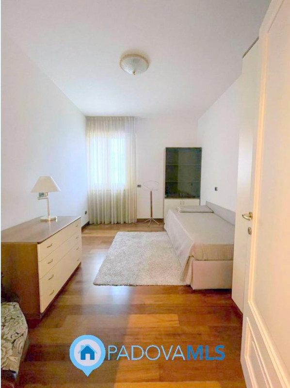 Immobile in esclusiva al Gruppo Padova MLS

Nella zona più esclusiva di Abano, in elegante palazz...