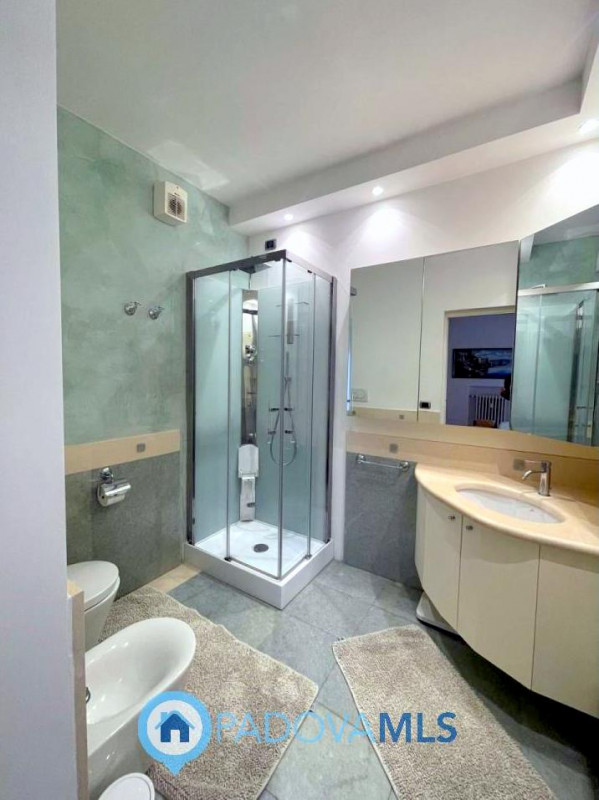 Immobile in esclusiva al Gruppo Padova MLS

Nella zona più esclusiva di Abano, in elegante palazz...