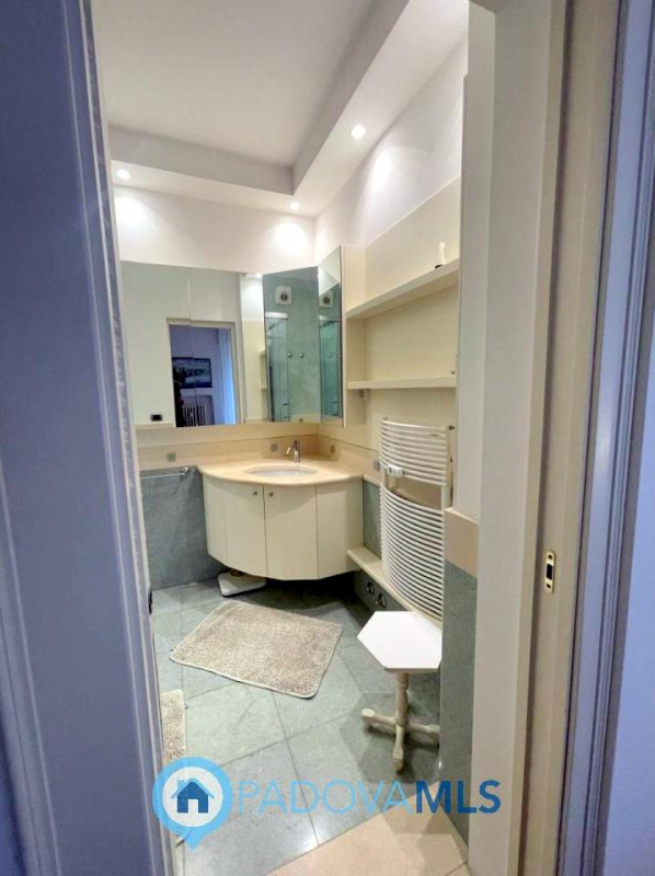 Immobile in esclusiva al Gruppo Padova MLS

Nella zona più esclusiva di Abano, in elegante palazz...