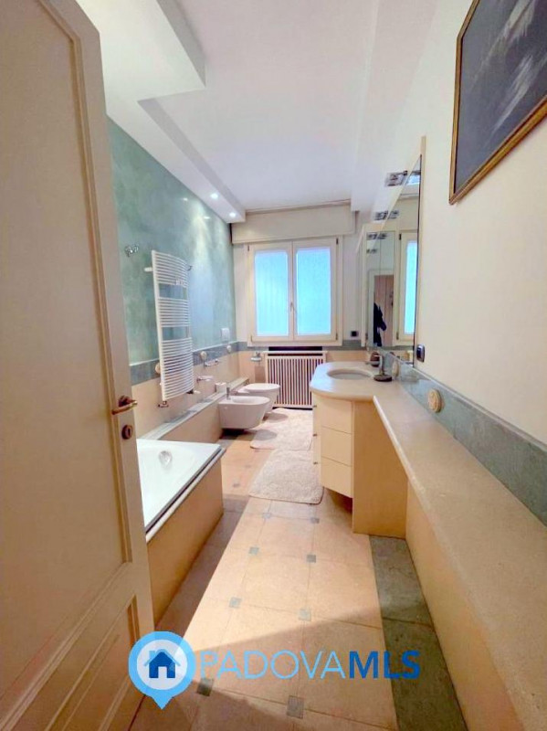 Immobile in esclusiva al Gruppo Padova MLS

Nella zona più esclusiva di Abano, in elegante palazz...