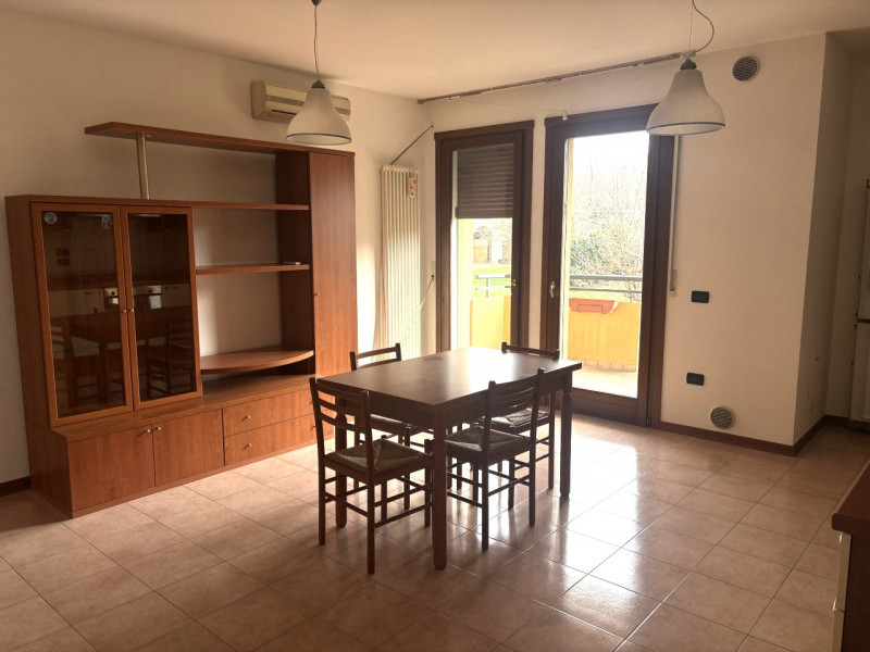 In una zona residenziale tranquilla e ben servita di Montegalda (VI), proponiamo un appartamento ...