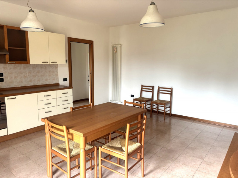 In una zona residenziale tranquilla e ben servita di Montegalda (VI), proponiamo un appartamento ...