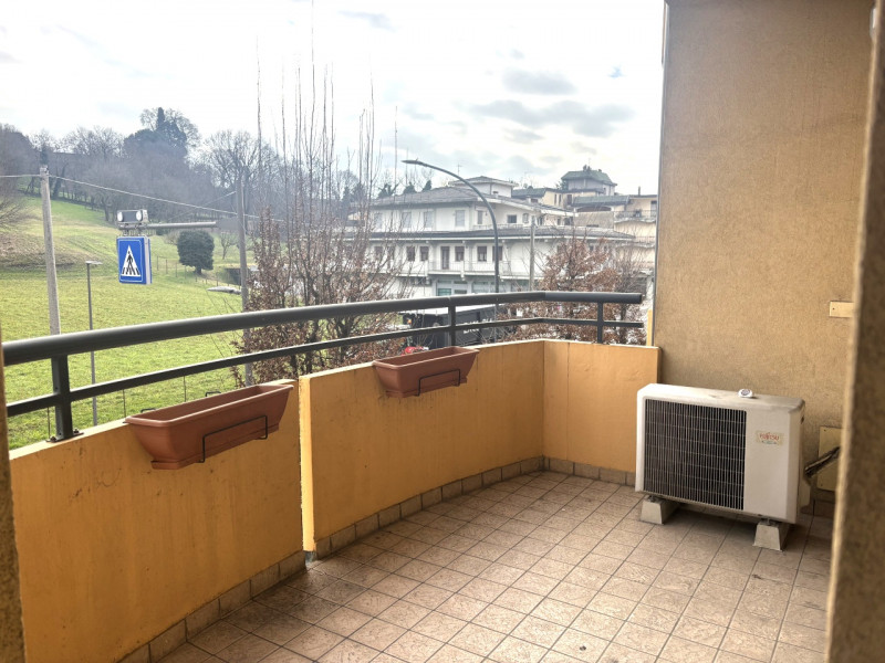 In una zona residenziale tranquilla e ben servita di Montegalda (VI), proponiamo un appartamento ...