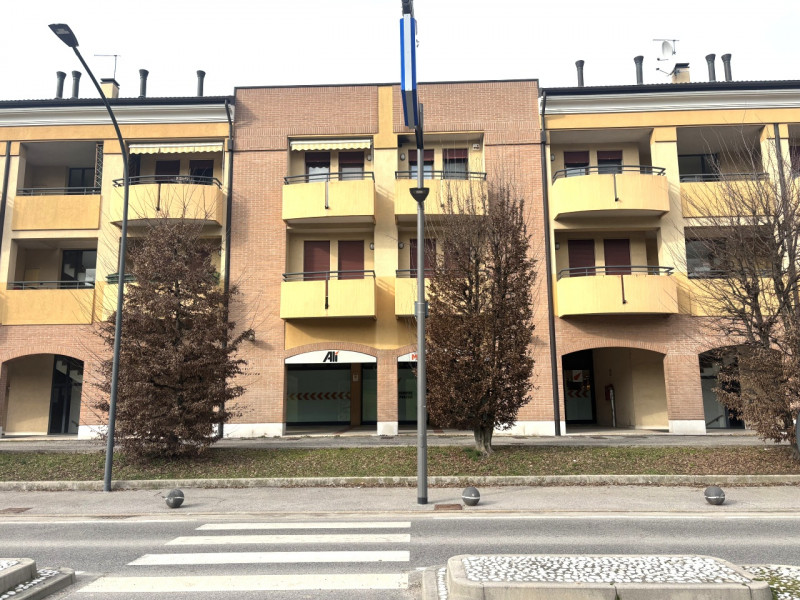 In una zona residenziale tranquilla e ben servita di Montegalda (VI), proponiamo un appartamento ...