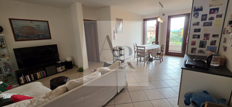 Perarolo: Proponiamo in locazione, splendido e luminoso appartamento trilocale situato nel cuore ...