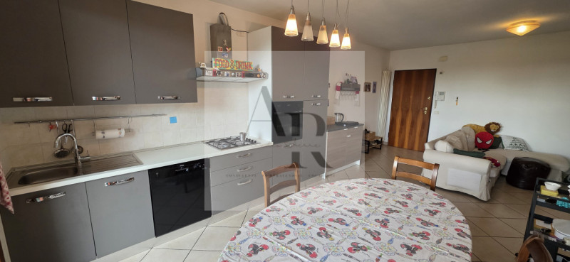 Perarolo: Proponiamo in locazione, splendido e luminoso appartamento trilocale situato nel cuore ...