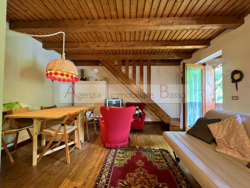 VIVERE LA MONTAGNA – PÈCOL, AI PIEDI DEL CIVETTA

Nel cuore di Pecol, rinomata località turistic...