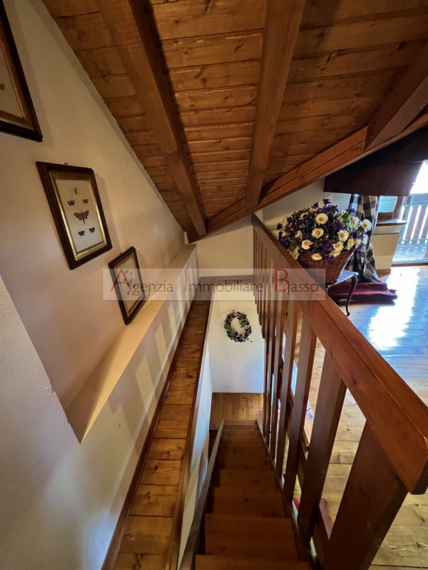 VIVERE LA MONTAGNA – PÈCOL, AI PIEDI DEL CIVETTA

Nel cuore di Pecol, rinomata località turistic...