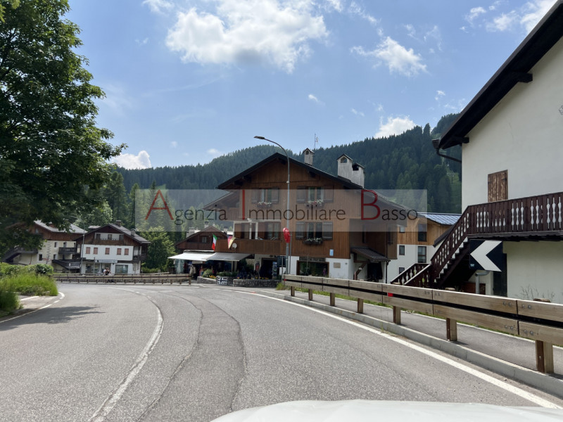 VIVERE LA MONTAGNA – PÈCOL, AI PIEDI DEL CIVETTA

Nel cuore di Pecol, rinomata località turistic...