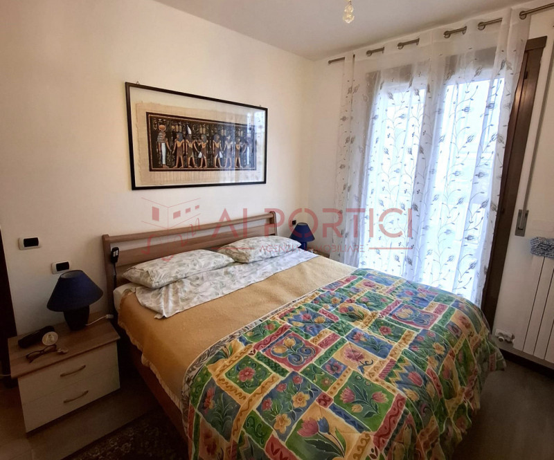 CAMPAGNA LUPIA - Mini APPARTAMENTO con piccolo SCOPERTO PRIVATO, a soli 500m dal centro del paese...