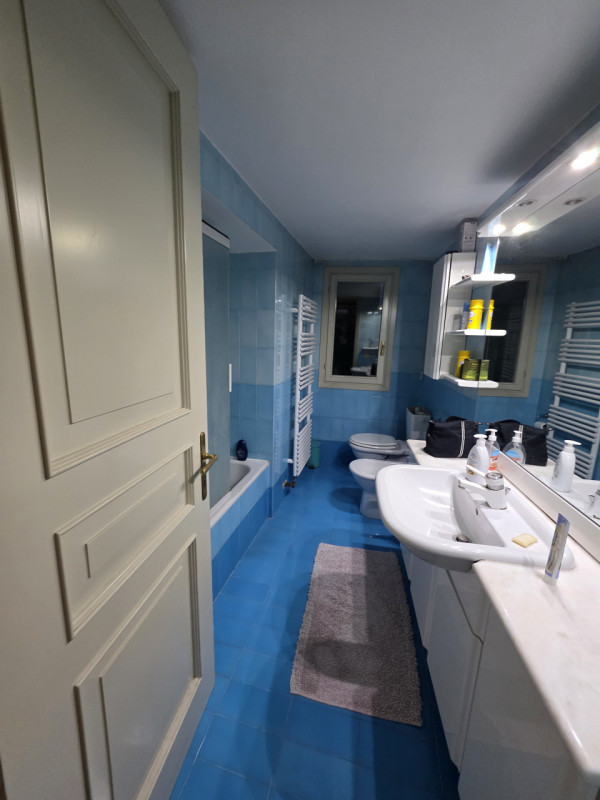 Scoprite un'opportunità unica per vivere in uno splendido attico situato nella prestigiosa zona d...