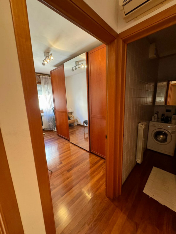 Proponiamo in vendita un introvabile appartamento quadrilocale nel cuore di Noventa Padovana, sit...