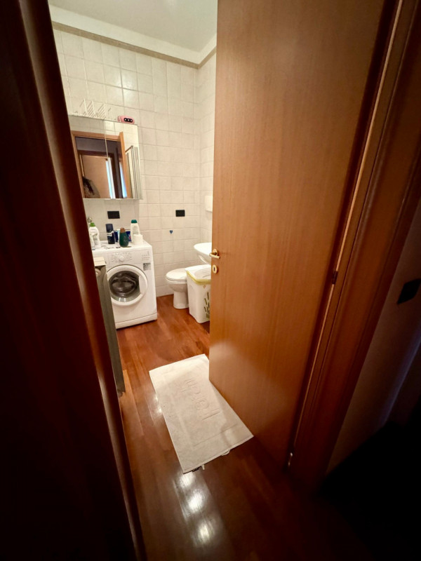 Proponiamo in vendita un introvabile appartamento quadrilocale nel cuore di Noventa Padovana, sit...