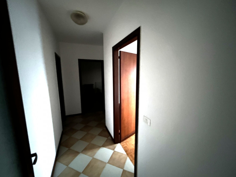 In posizione centrale a Grisignano di Zocco (VI), comoda ai principali servizi del paese e ben co...