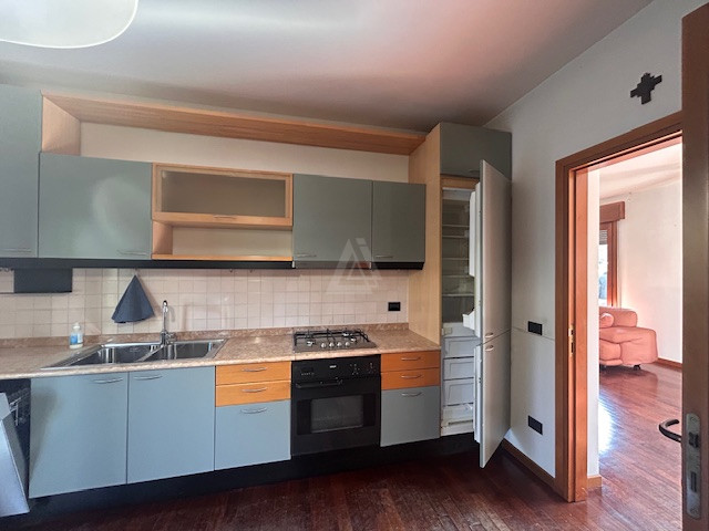 Bifamiliare situata nella tranquilla frazione di Treville, nel comune di Castelfranco Veneto. 

L...