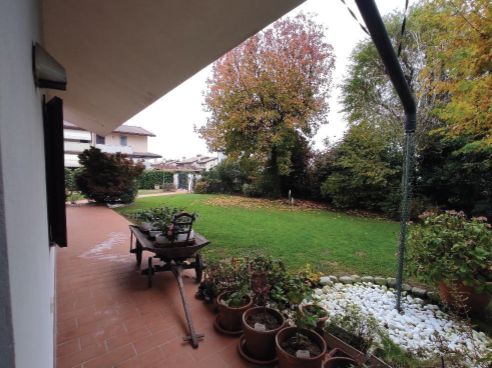 Rif. A.A.449-23

Vendita all'asta - villino su 3 livelli con giardino in data 31 marzo 2026

Desc...