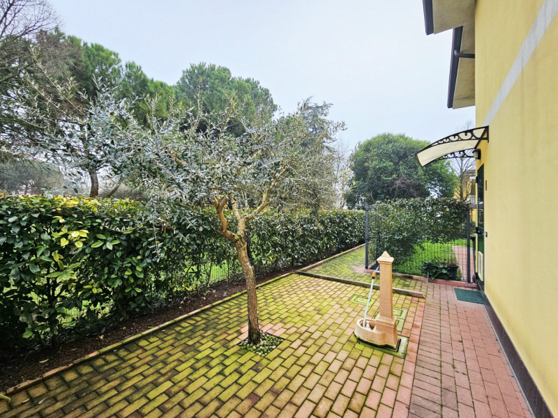 Proponiamo in vendita appartamento bilocale, con ingresso indipendente, in zona residenziale a Os...