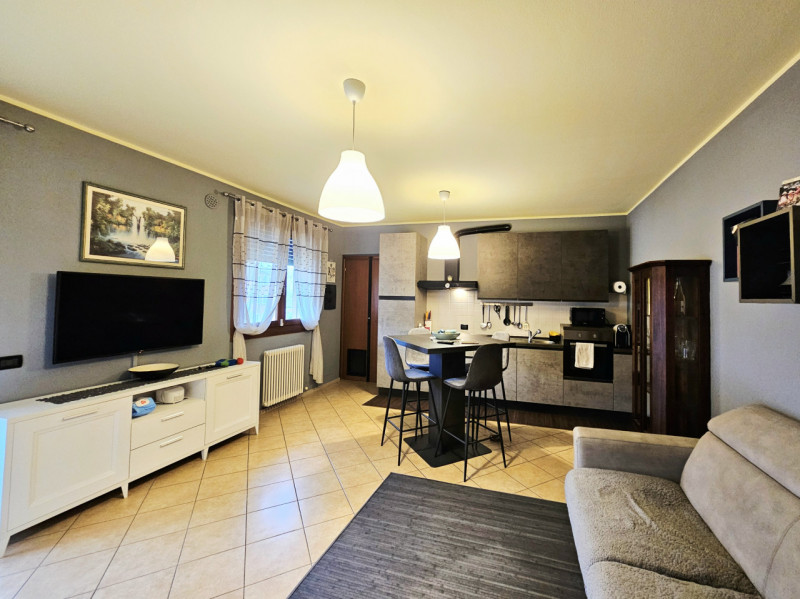 Proponiamo in vendita appartamento bilocale, con ingresso indipendente, in zona residenziale a Os...