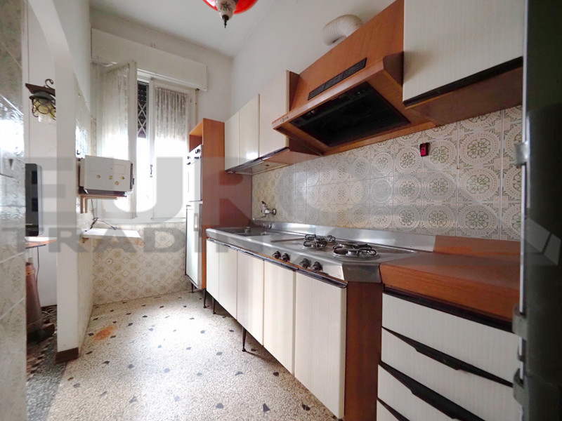 GAZZERA – CASA SINGOLA SU UNICO PIANO CON GIARDINO SU 4 LATI 

A pochi minuti da Mestre e comodis...