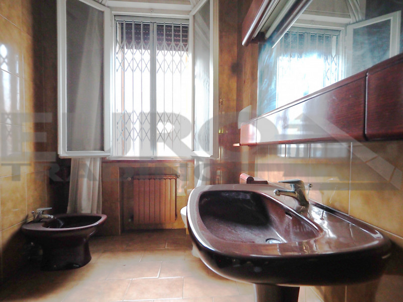 GAZZERA – CASA SINGOLA SU UNICO PIANO CON GIARDINO SU 4 LATI 

A pochi minuti da Mestre e comodis...