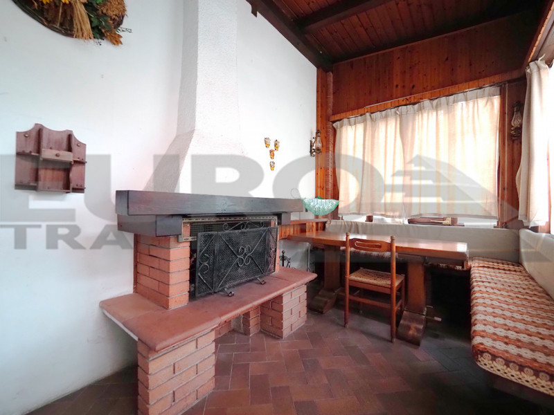 GAZZERA – CASA SINGOLA SU UNICO PIANO CON GIARDINO SU 4 LATI 

A pochi minuti da Mestre e comodis...