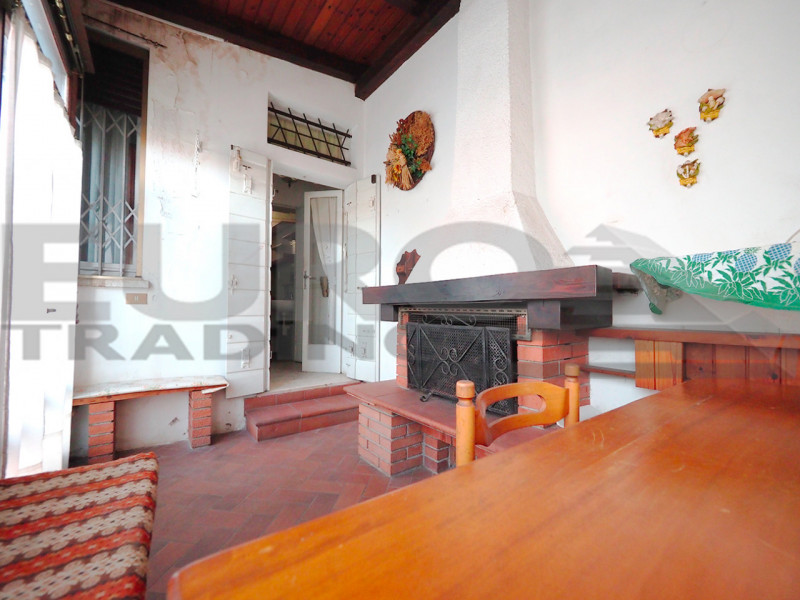 GAZZERA – CASA SINGOLA SU UNICO PIANO CON GIARDINO SU 4 LATI 

A pochi minuti da Mestre e comodis...