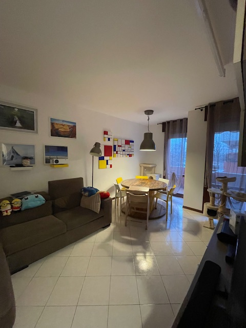 Vigodarzere vendesi in bel contesto appartamento al primo piano in buono stato locativo, con graz...