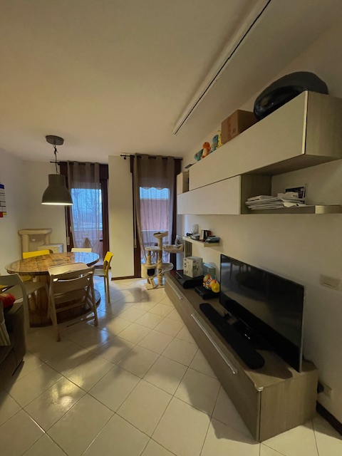 Vigodarzere vendesi in bel contesto appartamento al primo piano in buono stato locativo, con graz...