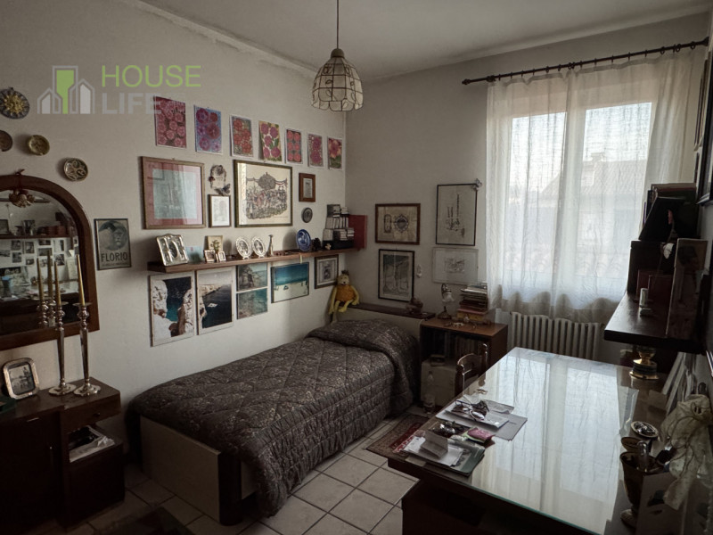 CARRE' - Loc. Pra Secco: all'interno di un residence in zona residenziale tranquilla e ricercata,...