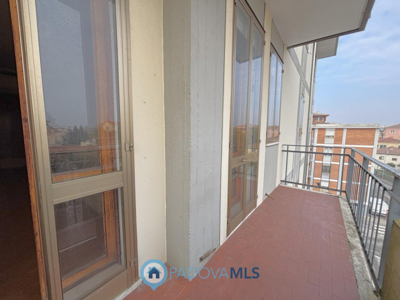 Immobile in esclusiva al Gruppo Padova MLS
In bella posizione residenziale, proponiamo appartamen...