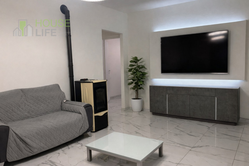 SCHIO - SS. Trinità: in zona residenziale tranquilla e molto ricercata, proponiamo luminoso TRICA...