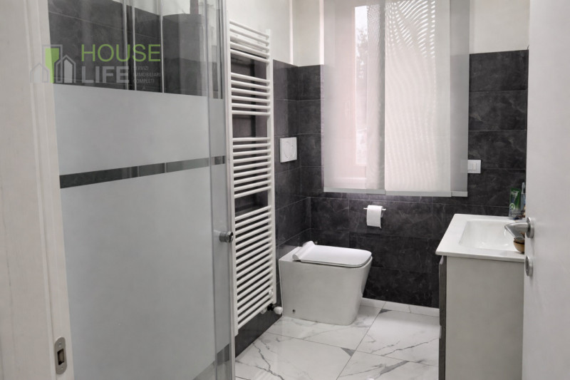 SCHIO - SS. Trinità: in zona residenziale tranquilla e molto ricercata, proponiamo luminoso TRICA...