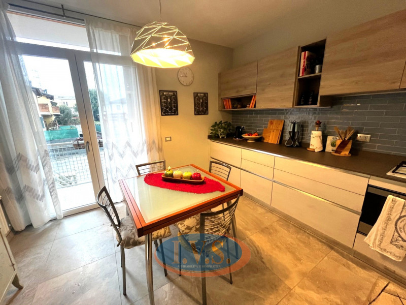 Campodoro (PD): Nella tranquillità di una zona residenziale, proponiamo a Campodoro porzione di t...