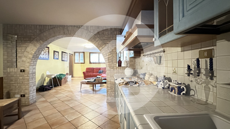 In esclusiva a Borgoricco, nella tranquilla frazione di San Michele delle Badesse, proponiamo in ...