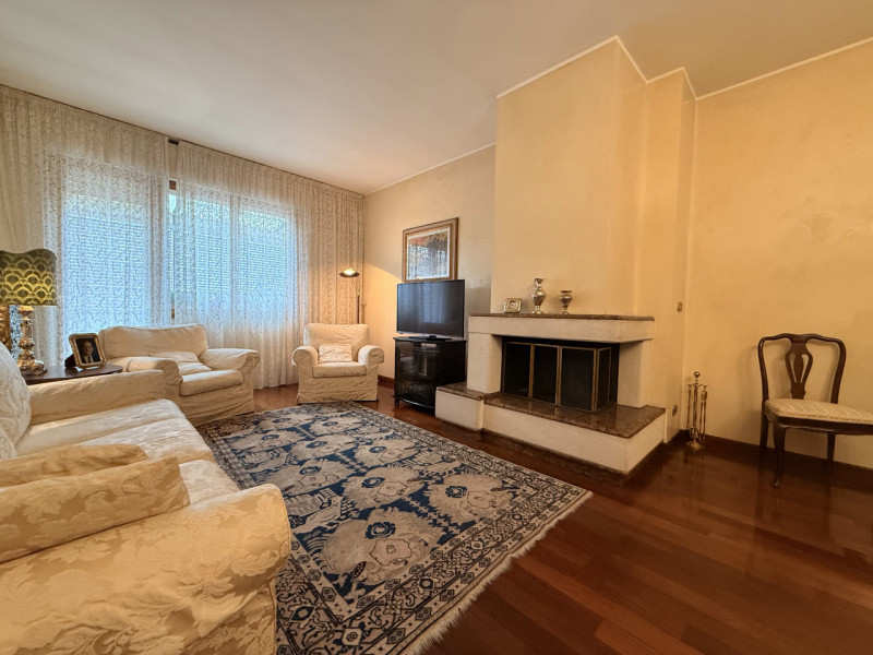 PADOVA - ARCELLA loc. SAN CARLO rif. EA235: In zona ben servita, Casa su misura ha il piacere di ...